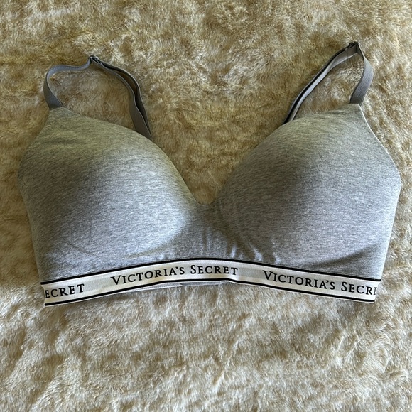 Victorias Secret T-shirt Bra. - Picture 1 of 4
